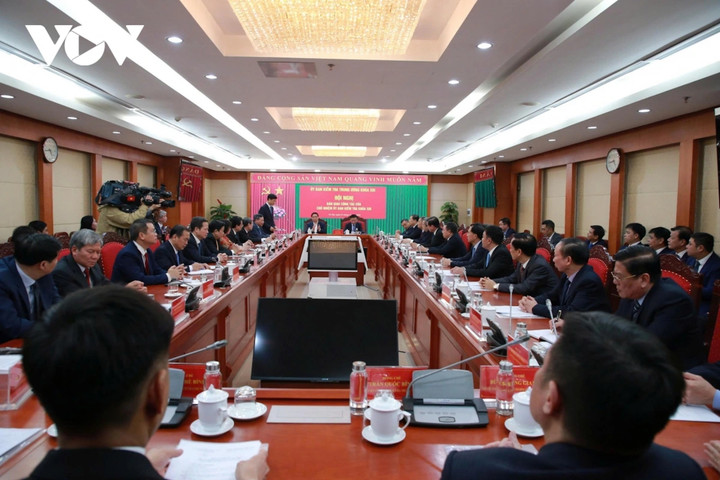 Toàn cảnh buổi bàn giao.