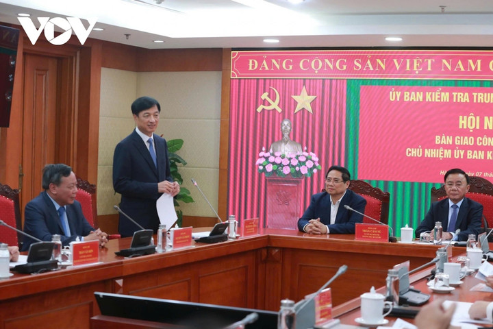 Ông Nguyễn Duy Ngọc, Bí thư Thành ủy Hà Nội phát biểu tại buổi bàn giao.