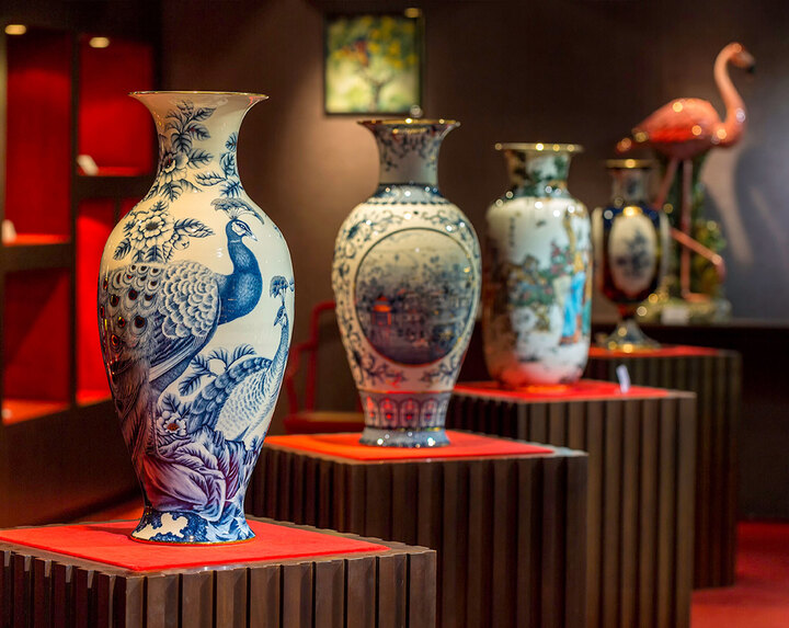 Các sản phẩm từ tình yêu trọn đời với gốm sứ của "vua gốm sứ" Lý Ngọc Minh.