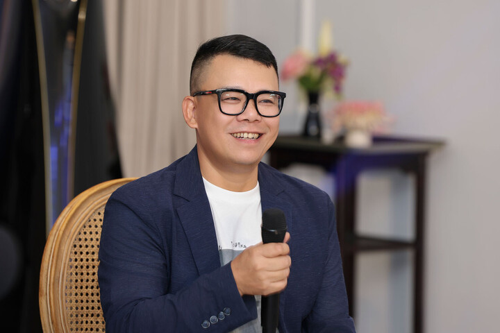 តន្ត្រីករ ហុង គៀន។