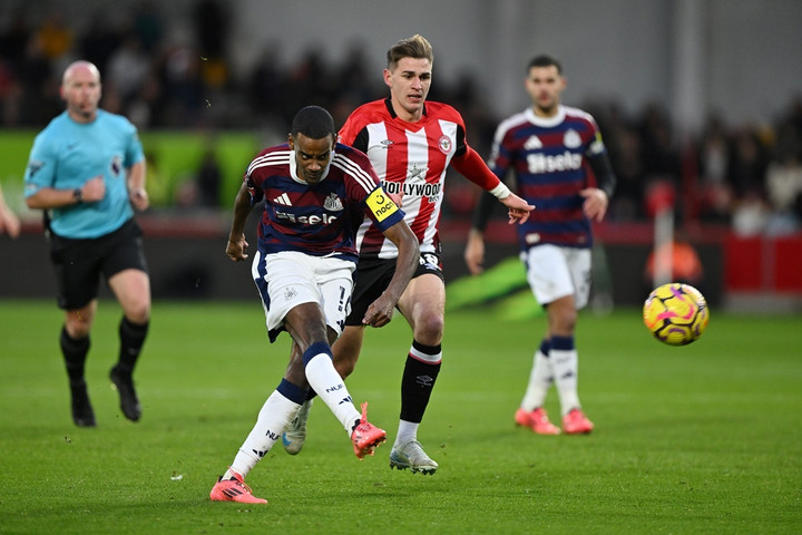 Brentford chạm trán Newcastle tại Premier League.