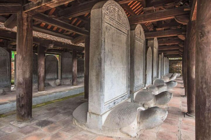 Prasasti kedoktoran di Temple of Literature - Imperial Academy (Foto: Temple of Literature - Imperial Academy relic)