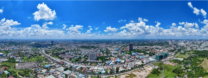 Quốc lộ 13 đóng vai trò là tuyến vận tải liên vùng sau khi mở rộng.