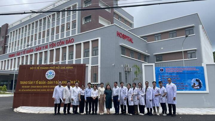 Những bác sĩ chuyên khoa đầu tiên từ TP.HCM đến nhận nhiệm vụ tại Côn Đảo.