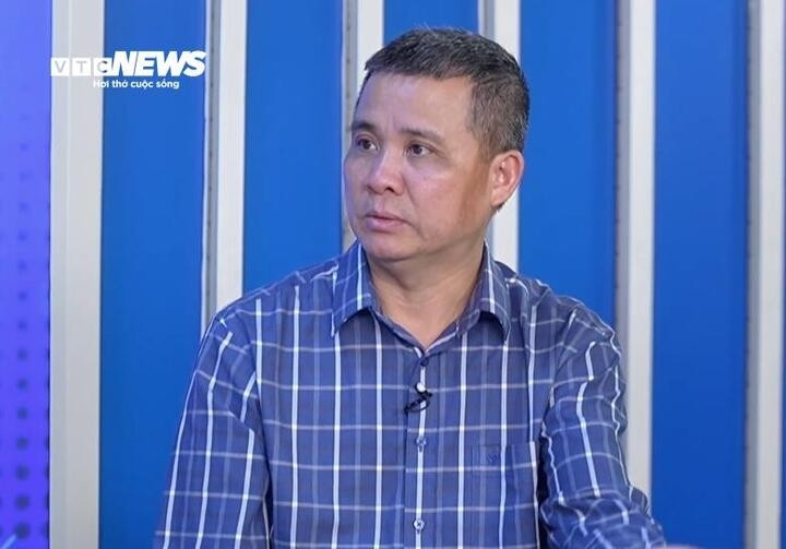 Bác sĩ Nguyễn Trung Nguyên tại một toạ đàm về tác hại của thuốc lá. (Ảnh: Như Loan)