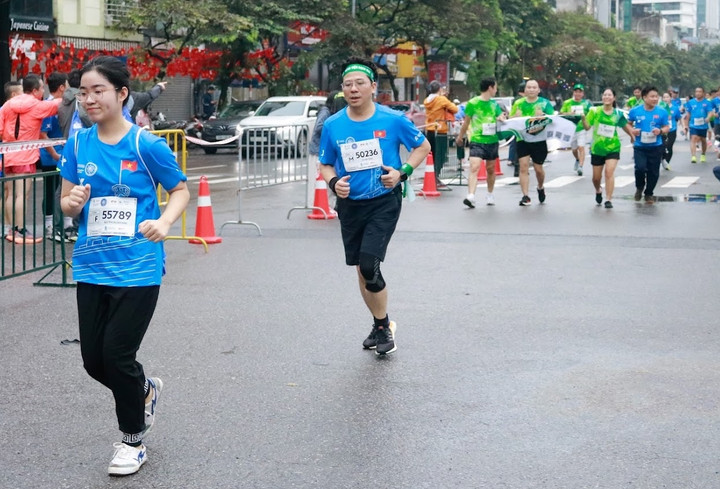 Các vận động viên tham gia giải chạy.