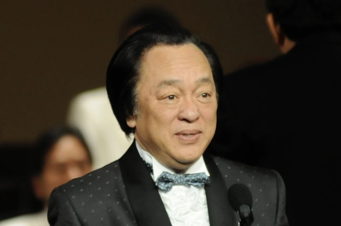 សិល្បករប្រជាជន Trung Kien គឺជាសំឡេងនាំមុខនៃតន្ត្រីបដិវត្តន៍ ដែលជាសសរស្តម្ភនៃតន្ត្រីសំលេងវៀតណាម។