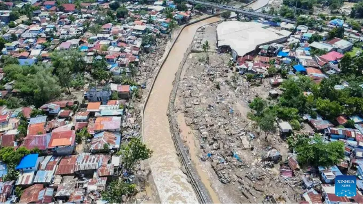 Khu vực bị bão siêu bão Kalmaegi tàn phá ở tỉnh Cebu giờ đây chuẩn bị đối phó với siêu bão Fung-wong. (Ảnh: THX)