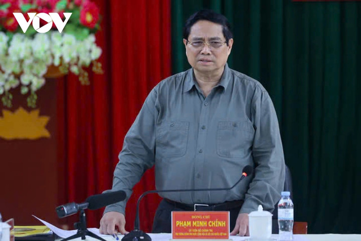 Thủ tướng phát biểu chỉ đạo tại buổi làm việc.