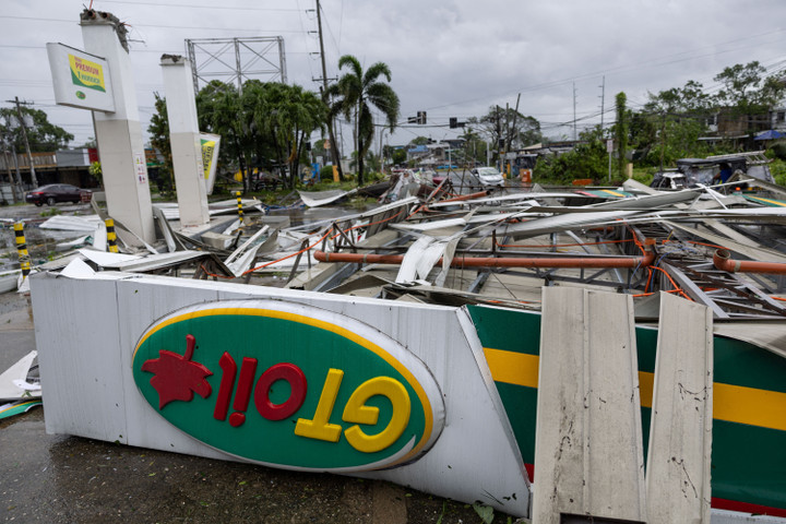 Các trận bão liên tiếp gây thiệt hại tại Philippines và Đông Nam Á.