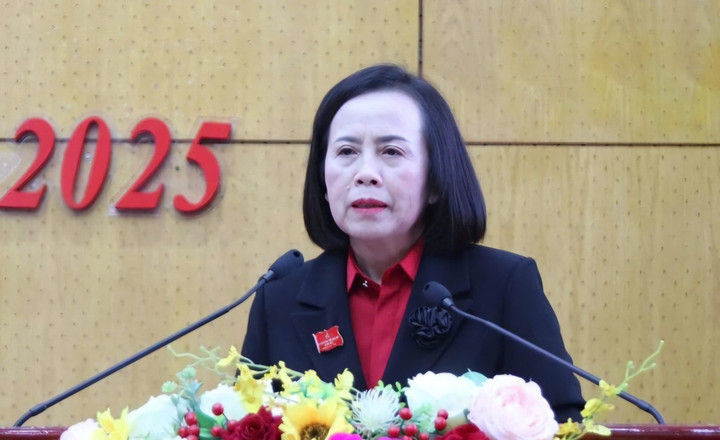 Bà Đoàn Thị Hậu, Chủ tịch HĐND tỉnh phát biểu bế mạc kỳ họp