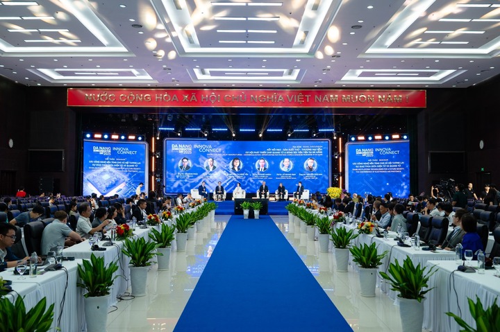 Мероприятие InnovaConnect, прошедшее в Дананге в конце августа 2025 года, привлекло большое количество учёных и представителей ведомств и секторов. (Фото: VFP)