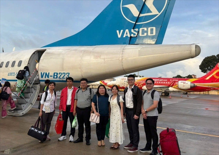 Các bác sĩ chuyên khoa từ các bệnh viện hàng đầu TP.HCM đến luân phiên công tác tại Côn Đảo.