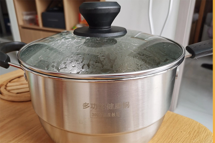 Nồi inox có độ bền, đẹp, thường được sử dụng trong các căn bếp. (Ảnh: Sohu)