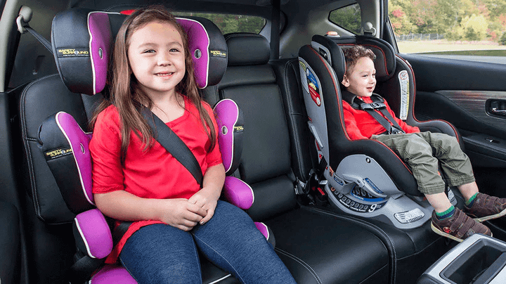 Tại Mỹ, trẻ từ 2 đến 4 tuổi có thể chuyển sang ghế quay mặt trước có dây đai an toàn 5 điểm. (Ảnh: Consumer Report)