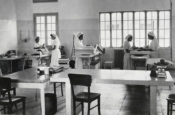 Bệnh viện Bạch Mai có tiền thân là cơ sở y tế nào? - 4