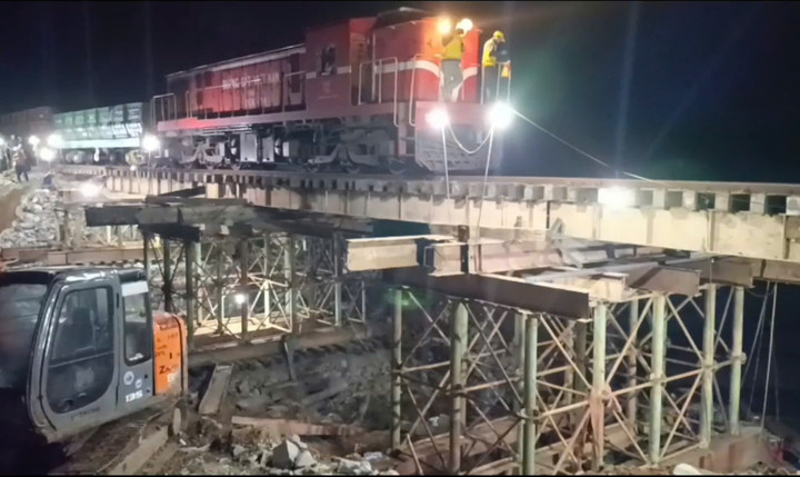 ​ທາງ​ລົດ​ໄຟ​ເໜືອ-​ໃຕ້​ໄດ້​ດຳ​ເນີນ​ການ​ເປັນ​ປົກ​ກະ​ຕິ ຫຼັງ​ຈາກ​ລົມ​ພະຍຸ 13.