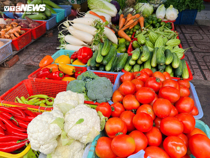 Giá tăng nên sức mua cũng sụt giảm.