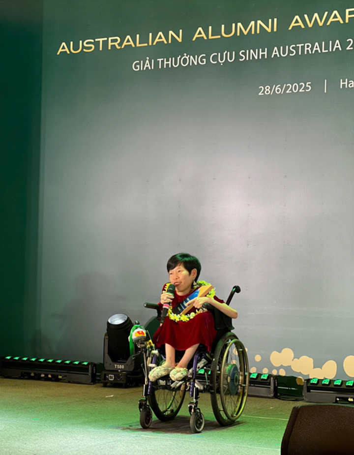 Từ học bổng Australia đến hành trình nhân ái - 4