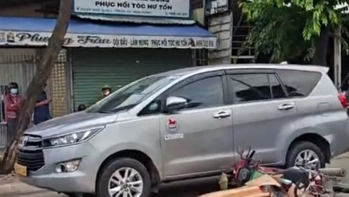 Hiện trường vụ tai nạn làm nam shipper tử vong thương tâm.