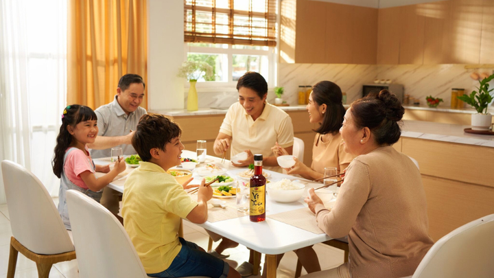 Nước mắm Vị Xưa đồng hành cùng mọi nhà, nâng tầm hương vị của sự sum vầy.