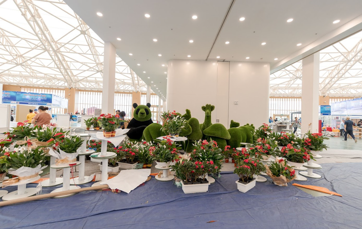 Không gian TOPIARY tạo thành điểm check-in thú vị tại Tuần lễ Công nghiệp & Công nghệ Việt Nam 2025.