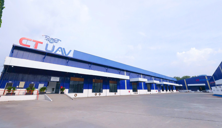 Nhà máy đúc composite tự tiến hóa CT UAV.