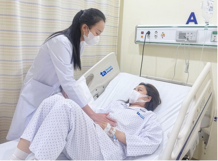 Đã có hơn 300 người nhập viện do ngộ độc sau khi ăn bánh mì ở TP.HCM. (Ảnh: BVCC)