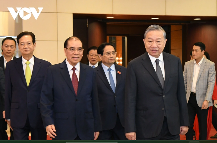 Tổng Bí thư Tô Lâm cùng Lãnh đạo, nguyên Lãnh đạo Đảng, Nhà nước tới dự buổi lễ.