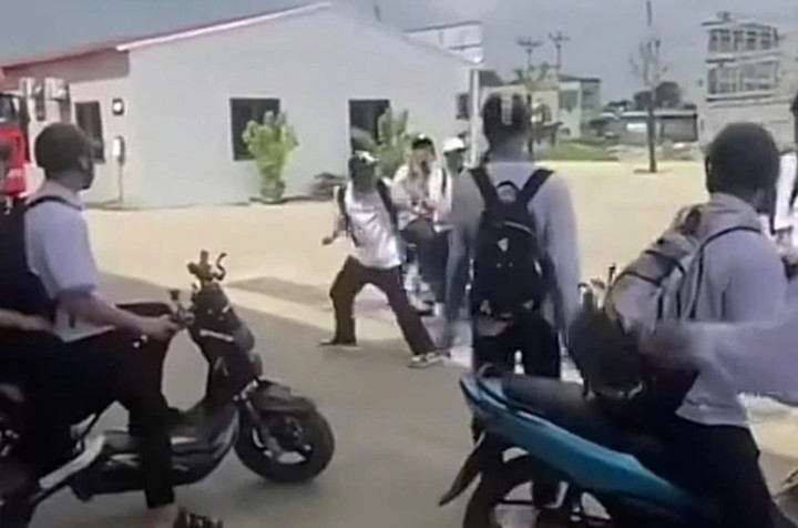 Hiện trường nơi nam sinh Lê Quốc H. bị bạn cùng trường dùng dao đâm chết. (Ảnh cắt từ clip)