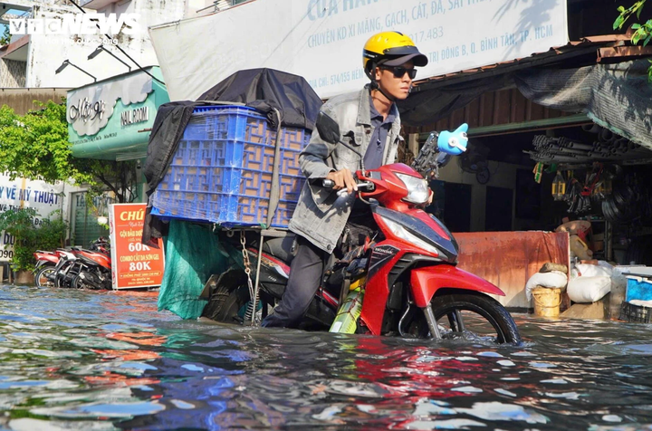 Tình trạng ngập xảy ra liên tục tại TP.HCM, nhất là trong những ngày triều cường.
