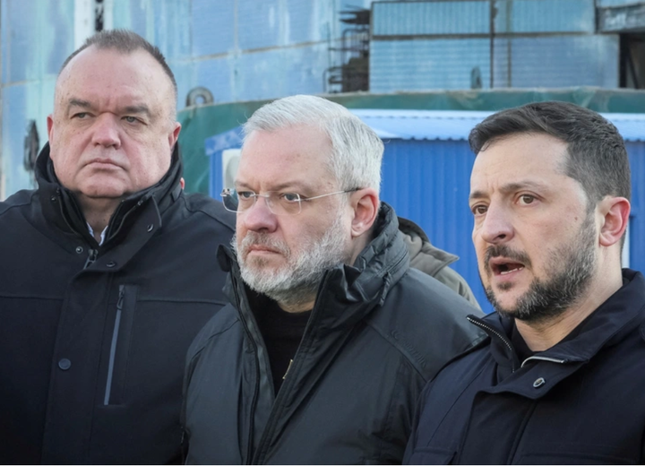 Ông German Galushchenko (ở giữa) từng giữ vị trí Bộ trưởng Năng lượng trong bốn năm. Ảnh: Reuters