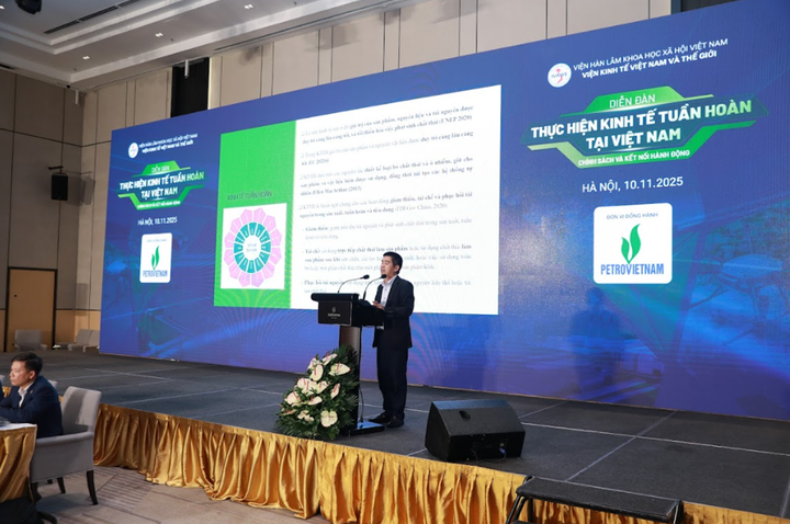 TS. Lại Văn Mạnh - Viện Chiến lược, Chính sách nông nghiệp và môi trường phát biểu tại diễn đàn.