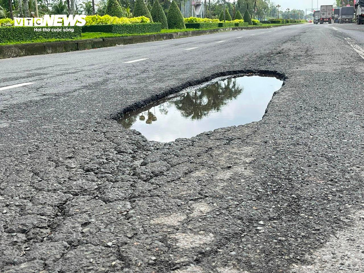 Nhiều tuyến đường xuống cấp, chi chít 'ổ voi, ổ gà' ở Cần Thơ - 5