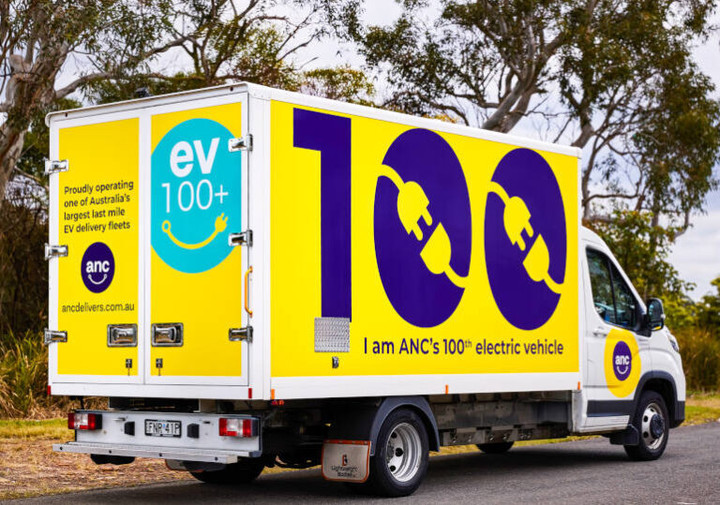 Một chiếc xe tải điện chở hàng tại Australia. (Ảnh: Fleet EV News)