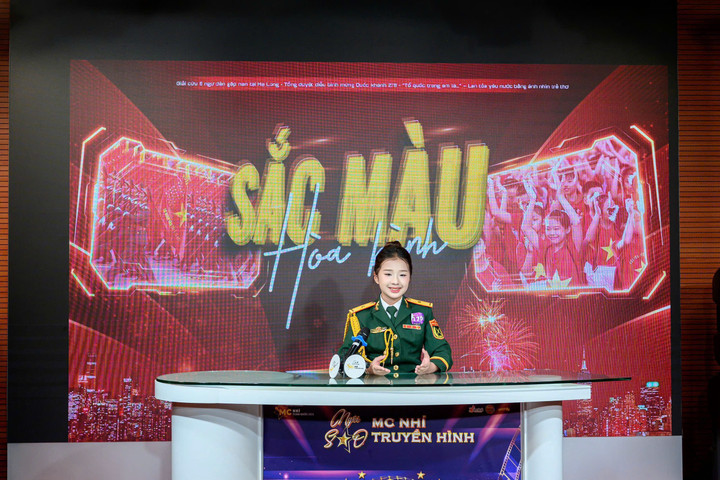 The 10-year-old girl from Quang Ninh impressed with her performance about King Ngo Quyen.