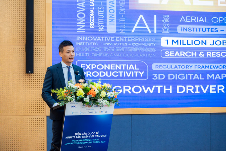 FPTコーポレーションのテクノロジーディレクター、ヴー・アン・トゥ氏がフォーラムで講演した。(写真:NIC)