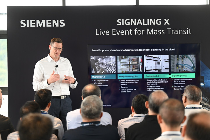 Ông Marc Ludwig, Tổng Giám đốc Khối Hạ tầng Đường sắt tại Siemens Mobility.