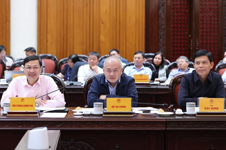 Ledare för ministerier och avdelningar deltog i mötet. (Foto: VGP/Nhat Bac).