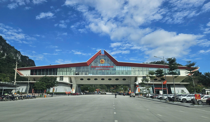 Hoàn thành chỉ tiêu thu NSNN là nhiệm vụ của Hải quan cửa khẩu quốc tế Hữu Nghị - 4