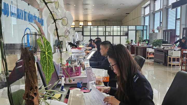 Hoàn thành chỉ tiêu thu NSNN là nhiệm vụ của Hải quan cửa khẩu quốc tế Hữu Nghị - 2