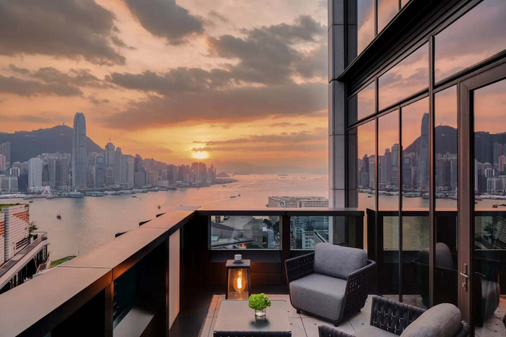 Giá phòng tại Rosewood Hong Kong thấp nhất từ khoảng 521 - 920 USD/đêm, trong khi các phòng sang trọng hơn có thể có giá lên tới 1.454 USD/đêm. (Ảnh: Remoteland)