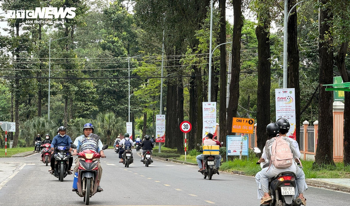 Sáng nay thời tiết TP.HCM se lạnh.