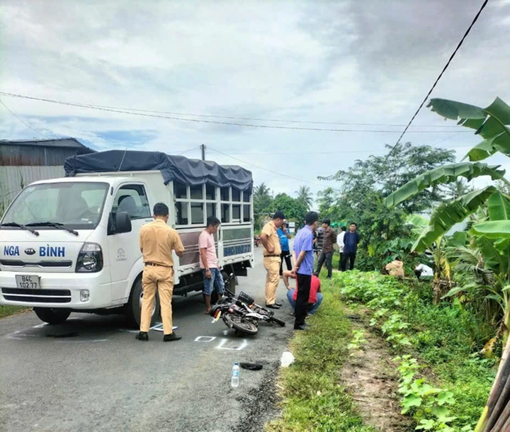 CSGT dựng lại hiện trường vụ tai nạn giao thông khiến nữ sinh 14 tuổi tử vong, ngày 4/9/2024.