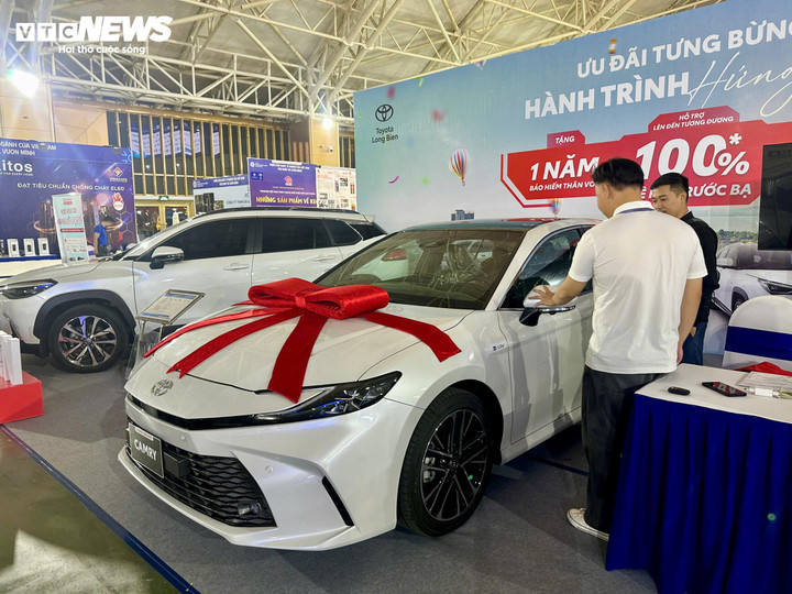 Mẫu xe hybrid của Toyota. (Ảnh: Mạnh Hùng)
