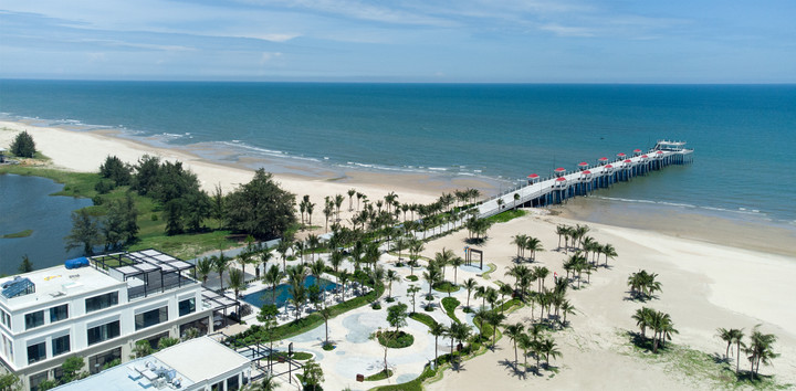 Le quartier commercial Hamptons Plaza Ho Tram offre une vue sur la mer. (Photo : Dang Khoa)