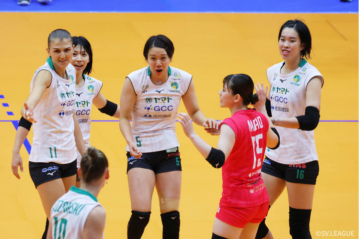 Tran Thi Thanh Thuy (nummer 16) och Gunma Green Wings Club vann