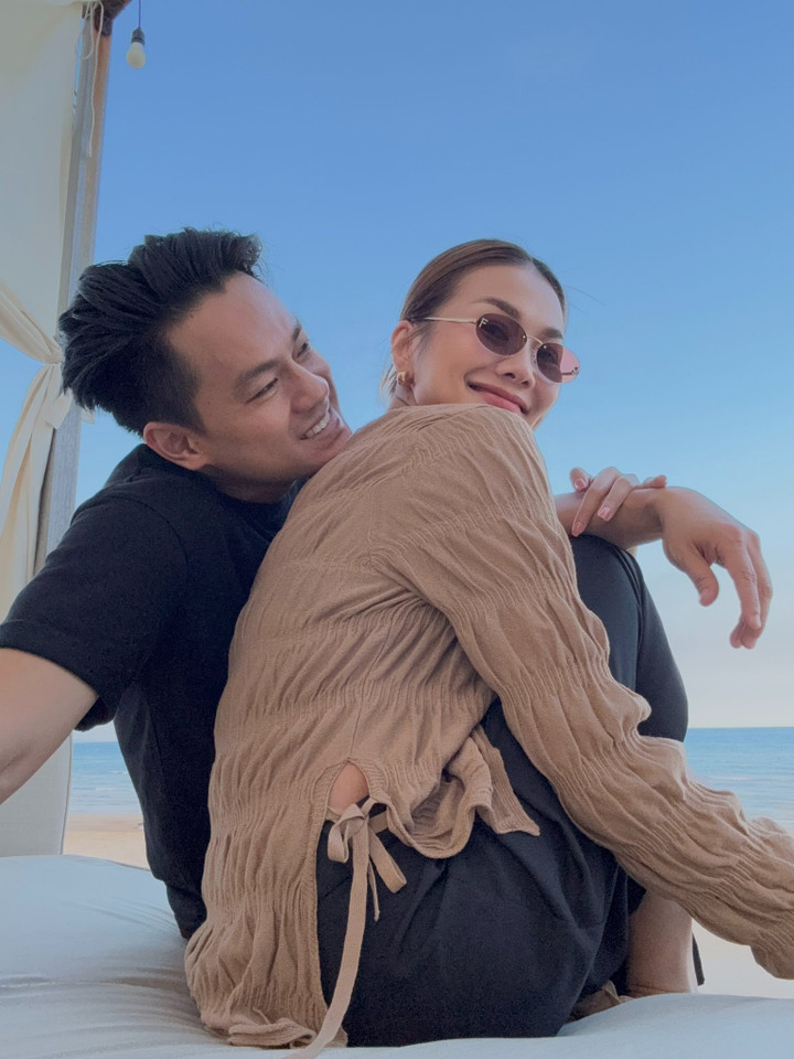 Chia sẻ về kế hoạch sinh con, siêu mẫu cho biết hai vợ chồng không đặt nặng chuyện này. Cả hai muốn để mọi việc diễn ra tự nhiên, không tạo áp lực.