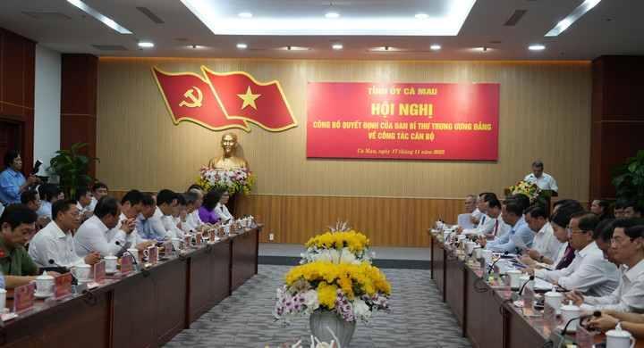 Các đại biểu tham dự lễ công bố Quyết định của Ban Bí thư đối với ông Lữ Quang Ngời. (Ảnh: VGP/LS)