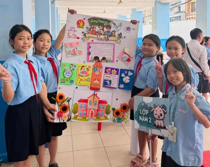 Série nástěnných novin způsobila 20. listopadu rozruch, studenti předvedli své úžasné talenty - 15